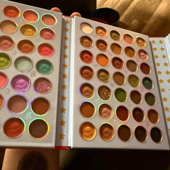 Super Mario   eyeshadow palette